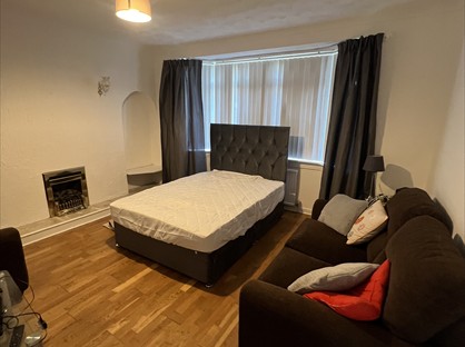 4 Bed Flat, Sighthill Loan, EH11
