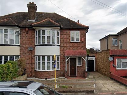 Studio Flat, Daneby Road, SE6