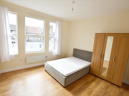 Studio Flat, Chingford Road, E17