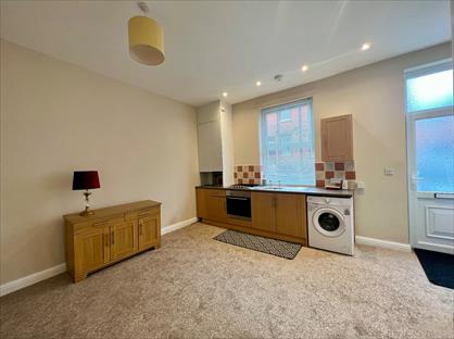 2 Bed Terraced House, Aviary Terrace, LS12