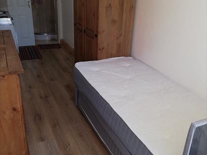 Studio Flat, Carolina Road, CR7