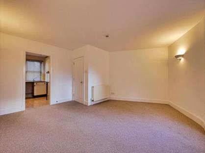 2 Bed Flat, Victoria Court, GL7