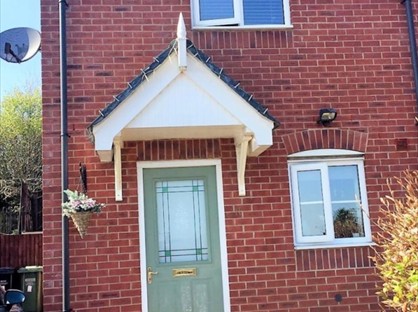 2 Bed Semi-Detached House, Hawthorn Rise, WR9