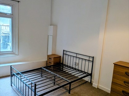 2 Bed Flat, Guildhall Street, CT20