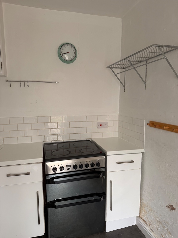 2 Bed Detached House, Binsey, OX2 photo 3