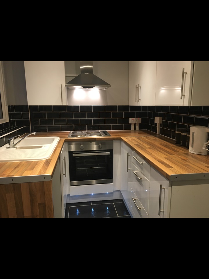 Greater London 3 Bed End Terrace, The Meads, HA8 To Rent Now for £