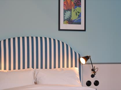 Studio Flat, Windmill Road, W4