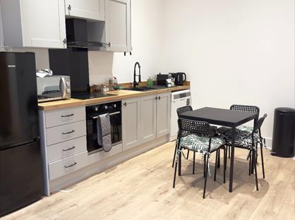 1 Bed Flat, Tudor House, HD6