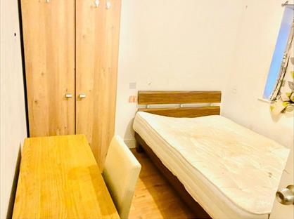 Room in a Shared House, Kilmartin Way, RM12