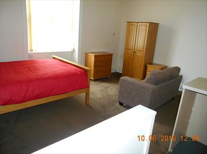 Room in a Shared House, Mount Royd, BD8