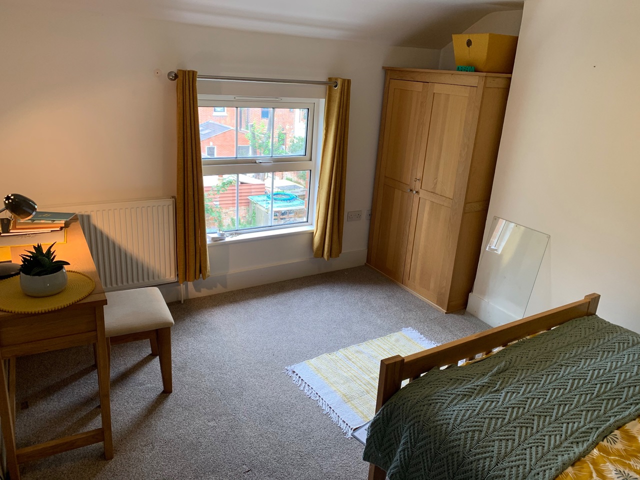 Reading Room in a Shared House, Zinzan Street, RG1 To Rent Now for