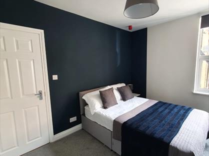 Room in a Shared House, High Road West, IP11