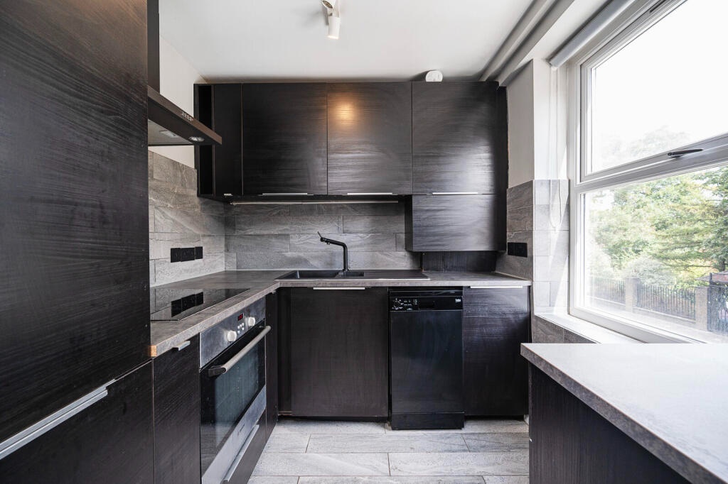 1 Bed Flat, Regan Way, N1 photo 5
