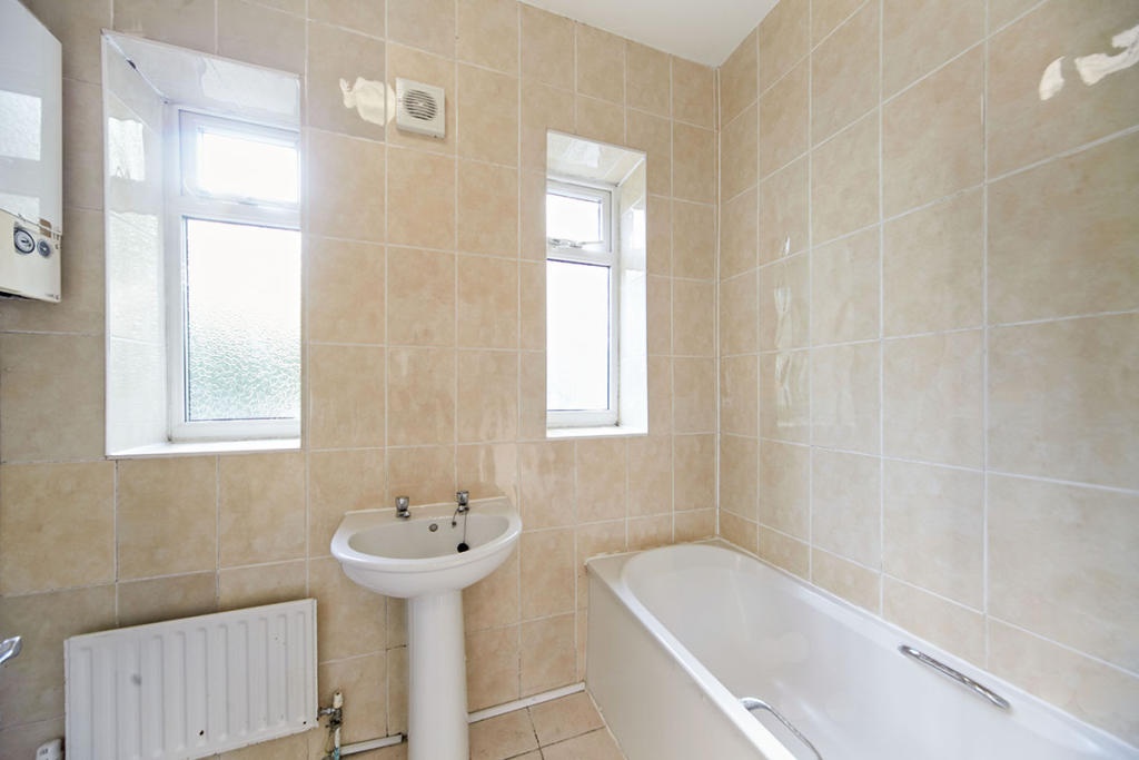 Catford 2 Bed Flat, Creeland Grove, SE6 To Rent Now for £1,600.00 p/m
