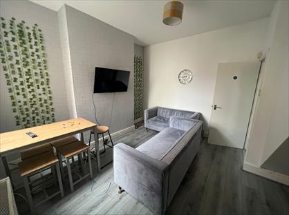 5 Bed Terraced House, Hall Lane, L7