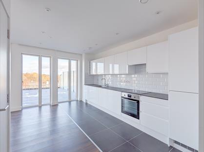 1 Bed Flat, Vicarage Road, WD18