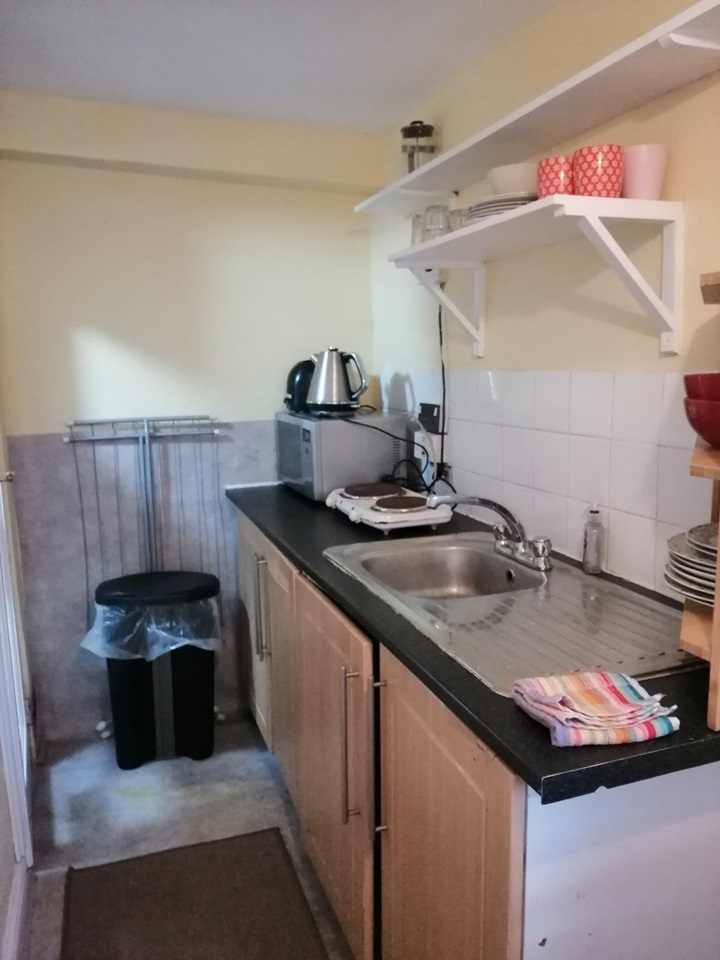 Twickenham Studio Flat, Craneford Way, TW2 To Rent Now for £1,250.