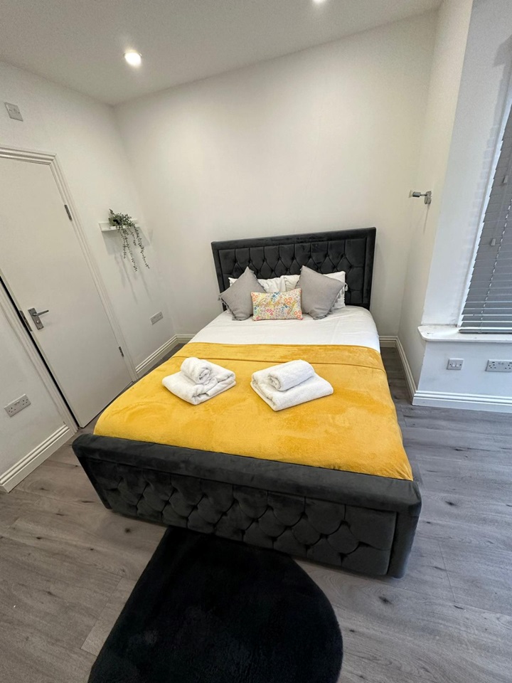 Greenford Room in a Shared House, Windmill Lane, UB6 To Rent Now