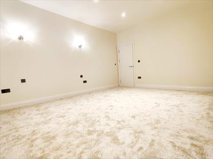 2 Bed Flat, Norbury Court Road, SW16