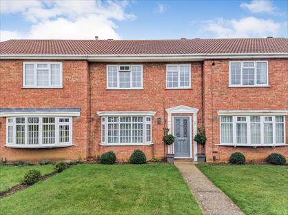 3 Bed Terraced House, Chichester Close, NG31