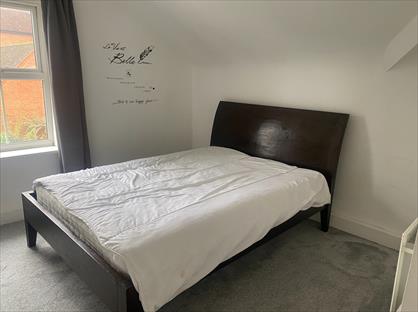 Studio Flat, Baillie Road, GU1