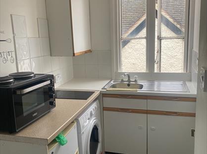 Studio Flat, Baillie Road, GU1