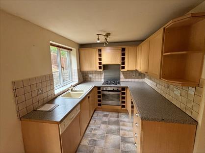 4 Bed Semi-Detached House, Bacup Road, OL14