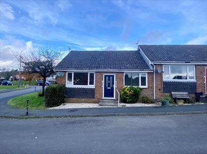 2 Bed Bungalow, Three Crosses, SY8