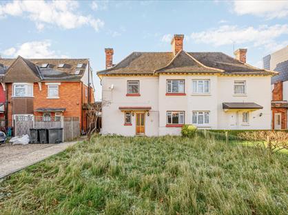 5 Bed Terraced House, Old Oak Road, W3
