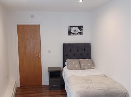 Studio Flat, Stafford St, ST16