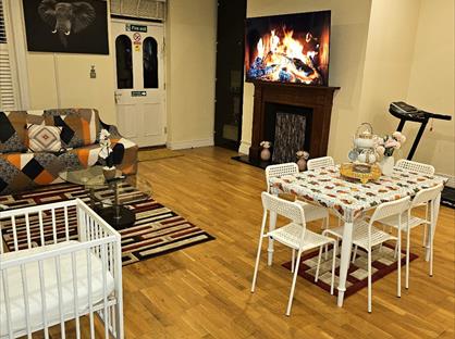 Room in a Shared House, Moorcroft, UB8