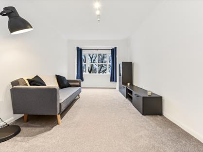 1 Bed Flat, Ashdown Court, SM2