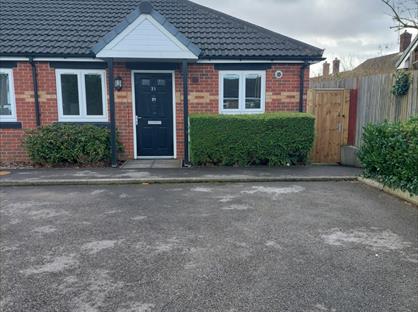 2 Bed Bungalow, Blyth Court, NG19