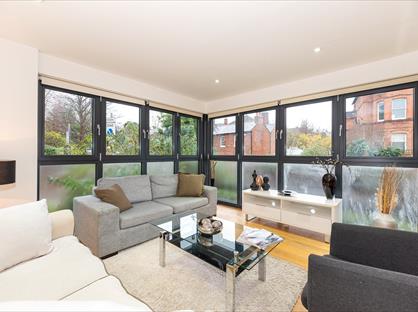 2 Bed Flat, Surbiton Hill Road, KT6