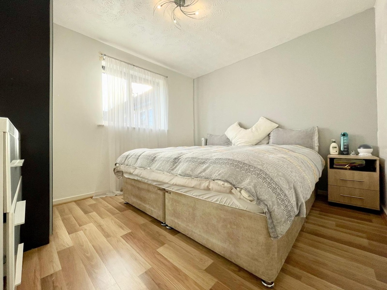 Edgware 2 Bed Flat, Oban Court, HA8 To Rent Now for £1,650.00 p/m