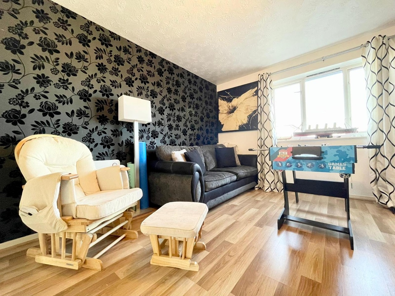 Edgware 2 Bed Flat, Oban Court, HA8 To Rent Now for £1,650.00 p/m