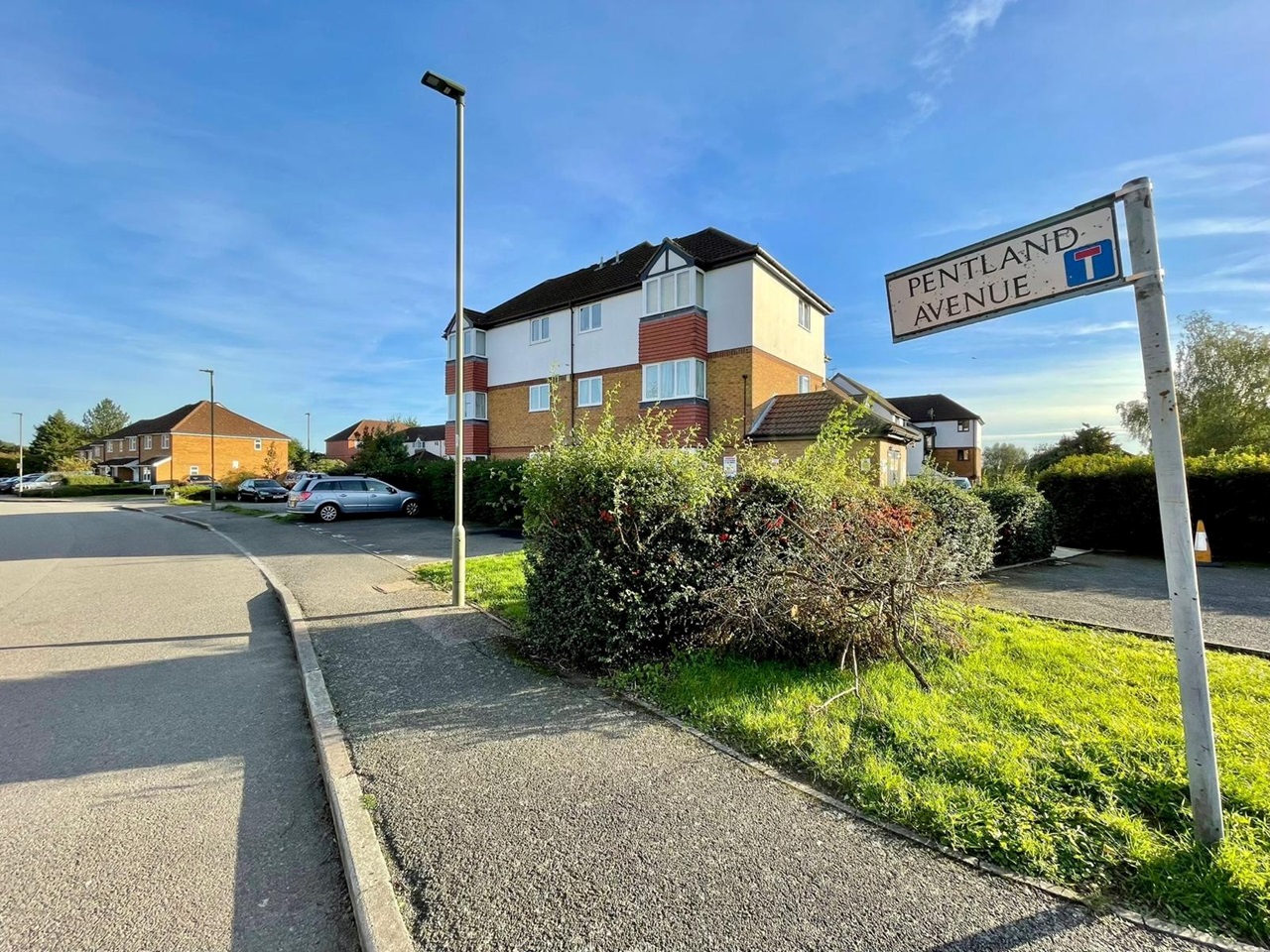 Edgware 2 Bed Flat, Oban Court, HA8 To Rent Now for £1,650.00 p/m