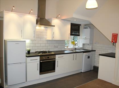 2 Bed Flat, Coningham Road, W12