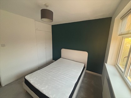 Room in a Shared House, Reading, RG6