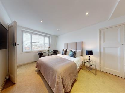 Studio Flat, Hill Street, W1J
