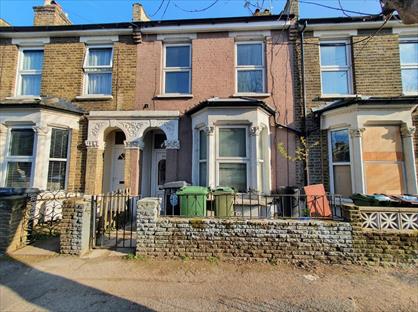 Studio Flat, Clacton Rd, E17