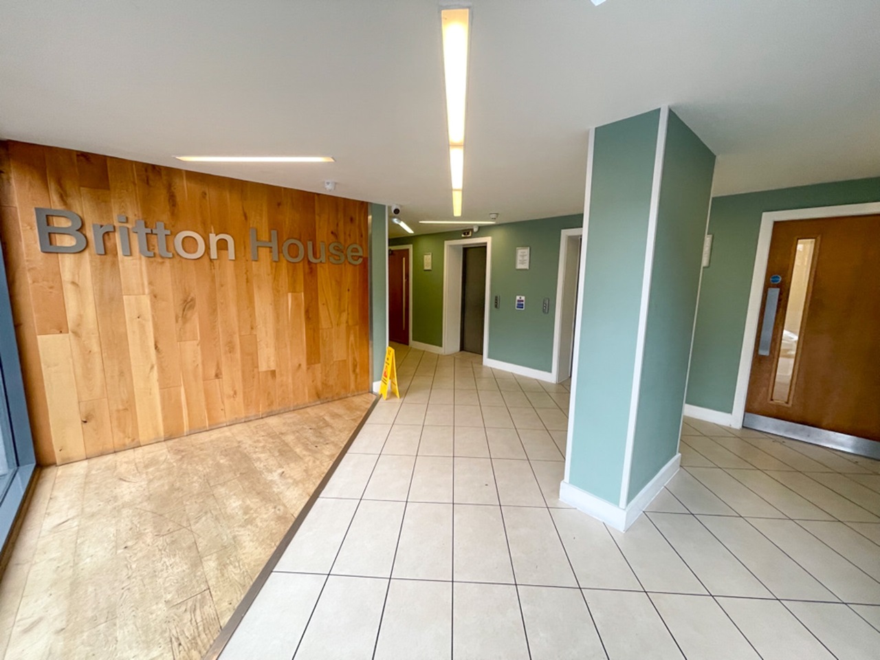 Manchester 2 Bed Flat, Britton House, M4 To Rent Now for £1,200.00 p/m