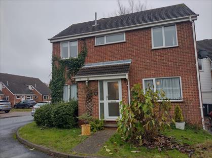 3 Bed Detached House, Pynchbek, CM23