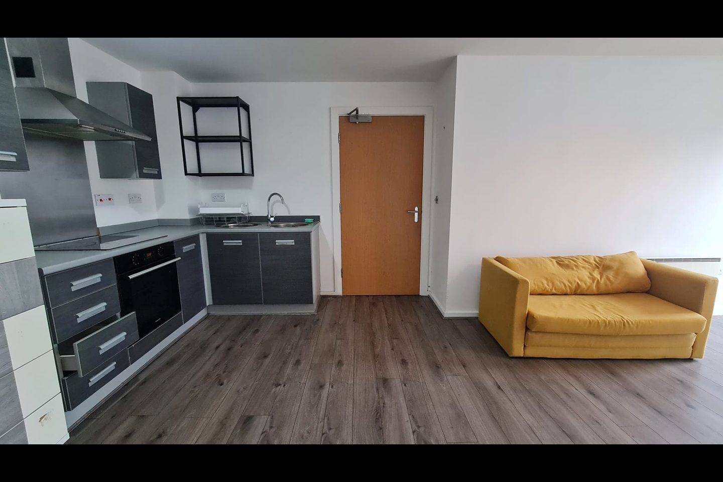 Manchester 2 Bed Flat, Blantyre Street, M15 To Rent Now for £1,250.