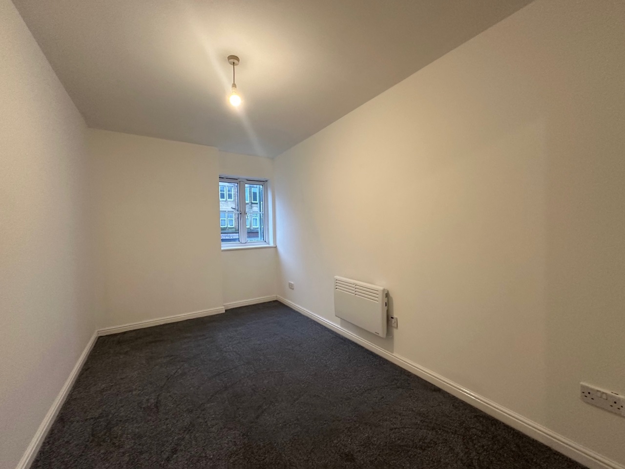 Paisley 2 Bed Flat, West Street, PA1 To Rent Now for £700.00 p/m