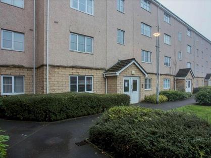 2 Bed Flat, West Street, PA1