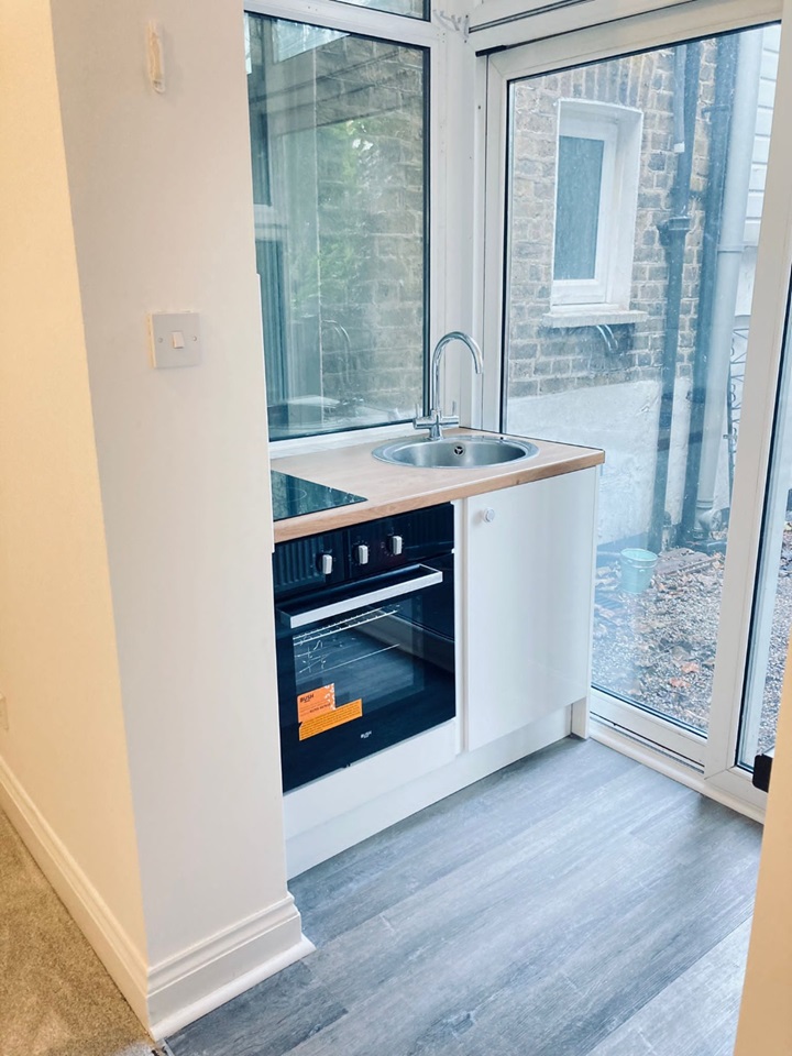 London Studio Flat, Lichfield Grove, N3 To Rent Now for £1,000.00 p/m