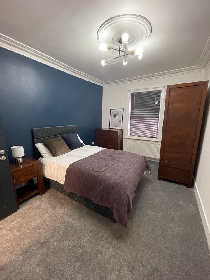 London Room in a Shared House, Honley Road, SE6 To Rent Now for £