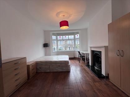 Room in a Shared House, Ferndale Avenue, E17