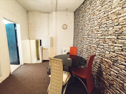 1 Bed Flat, Cowbridge Road East, CF5